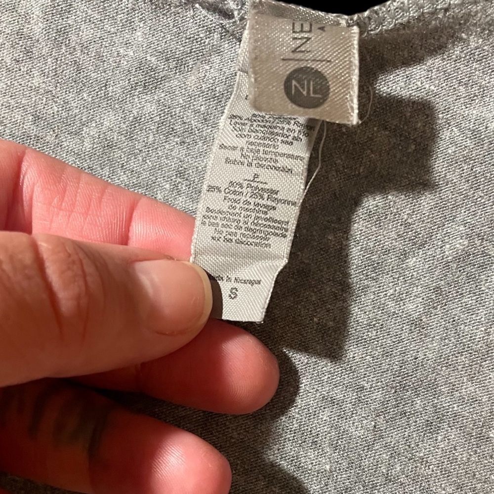 “ Thirty AF “ Graphic Razor Back Small Gray Tee - Picture 2 of 5